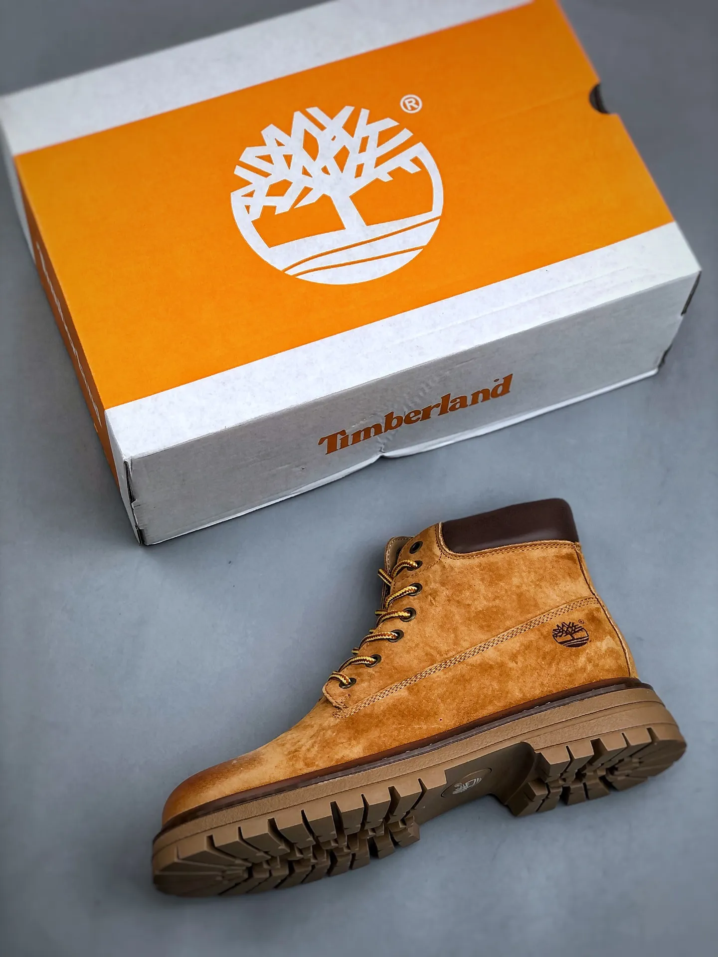 Local self-pickup💰560 supports store release. New goods🚀#Timberland Timberland/Timberland classic outdoor casual rhubarb boots series. Guangdong factory quality. Original box and original packaging. The fabric is made of Italian 🇮🇹 top-grade frosted fine-grained cowhide. It is paired with anti-odor and anti-corrosion genuine leather latex insoles to give you a perfect wearing experience. The quality is exquisite and durable. A must-have for sportsmen. Specializes in not looking handsome. High-quality and first-class foot feel. Size: 39 -44 (leather shoe size)